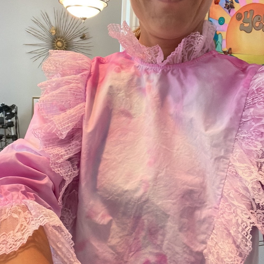 Vintage pink and white lace trimmed blouse size medium - Picture 14 of 15